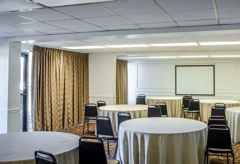 בית מלון כפרי Quality Inn & Suites Pensacola Bayview