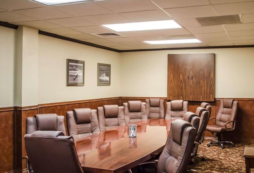 בית מלון כפרי Quality Inn & Suites Pensacola Bayview