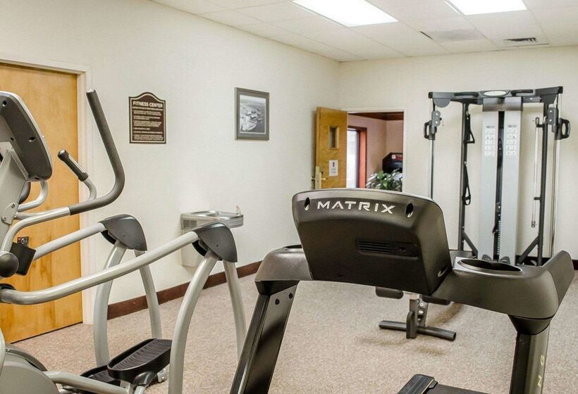 בית מלון כפרי Quality Inn & Suites Pensacola Bayview