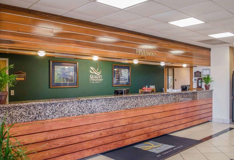 בית מלון כפרי Quality Inn & Suites Pensacola Bayview