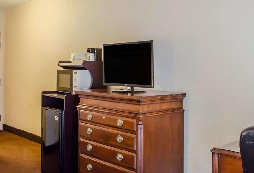 בית מלון כפרי Quality Inn & Suites Pensacola Bayview