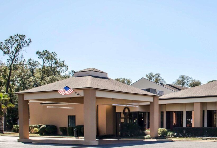 בית מלון כפרי Quality Inn & Suites Pensacola Bayview