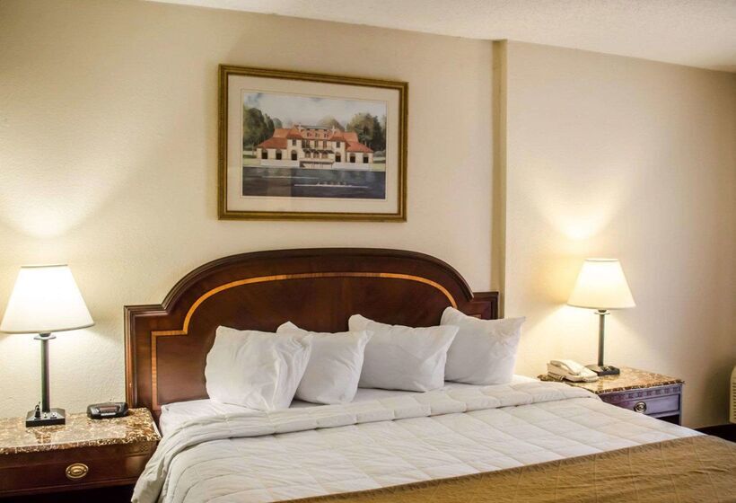 בית מלון כפרי Quality Inn & Suites Pensacola Bayview