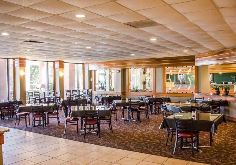 בית מלון כפרי Quality Inn & Suites Pensacola Bayview