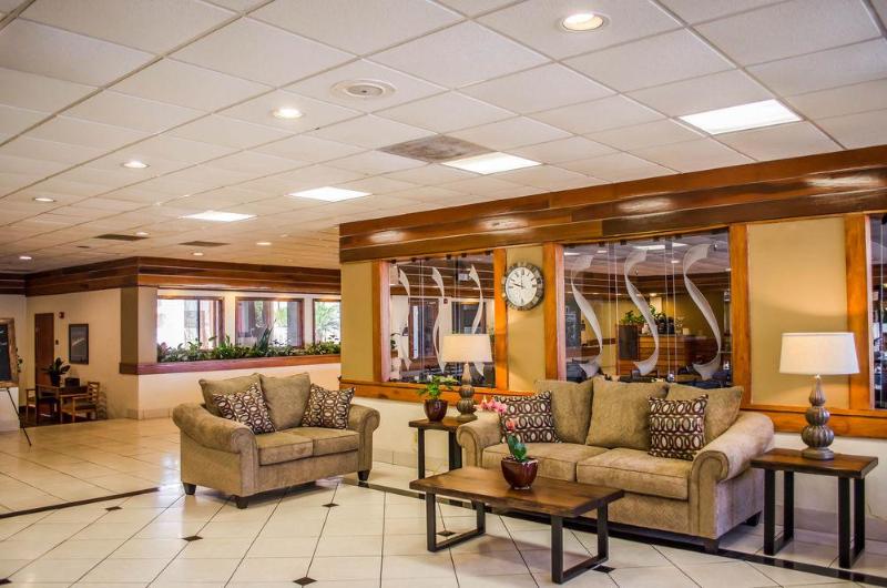 בית מלון כפרי Quality Inn & Suites Pensacola Bayview