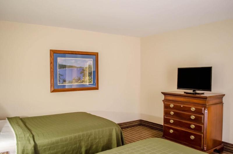 בית מלון כפרי Quality Inn & Suites Pensacola Bayview