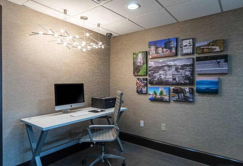 Отель Quality Inn Asheville Downtown Tunnel Rd