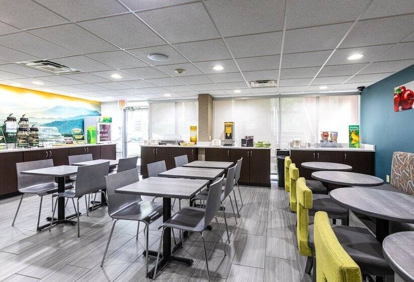 هتل Quality Inn Asheville Downtown Tunnel Rd