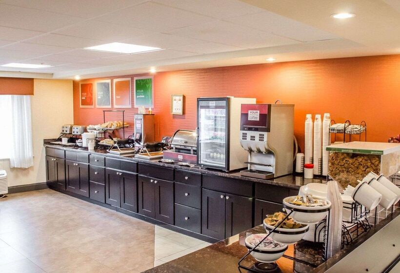 Отель Quality Inn Harrisburg Downtown Riverfront