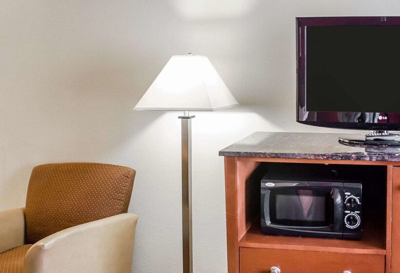 Отель Quality Inn Harrisburg Downtown Riverfront