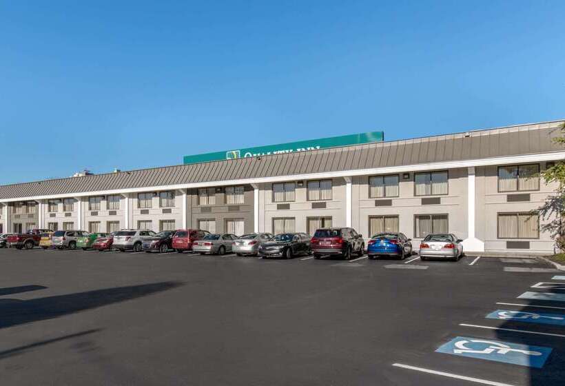 Отель Quality Inn Harrisburg Downtown Riverfront