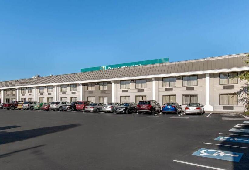 Отель Quality Inn Harrisburg Downtown Riverfront