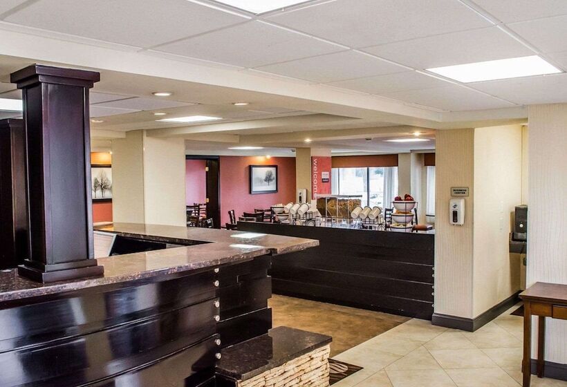 Отель Quality Inn Harrisburg Downtown Riverfront