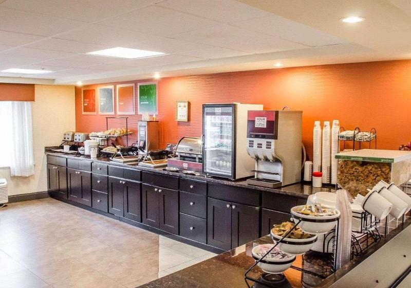 Отель Quality Inn Harrisburg Downtown Riverfront