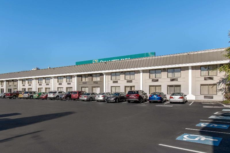 Отель Quality Inn Harrisburg Downtown Riverfront