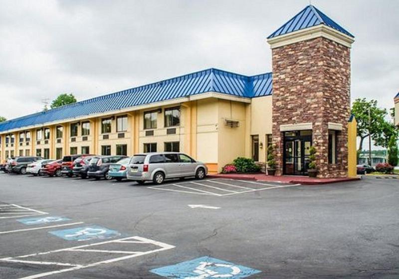 Отель Quality Inn Harrisburg Downtown Riverfront