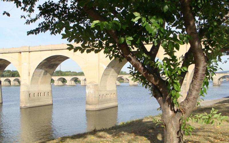 Отель Quality Inn Harrisburg Downtown Riverfront