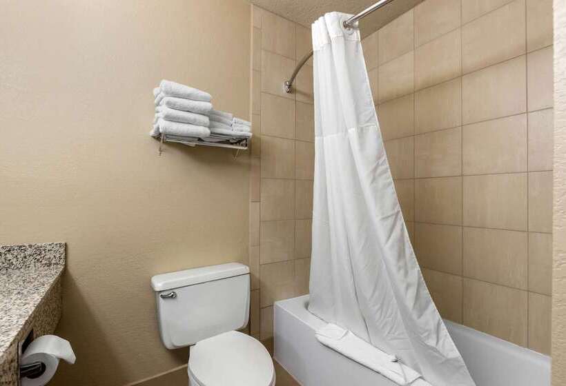 酒店 Quality Inn & Suites Des Moines   Merle Hay Road