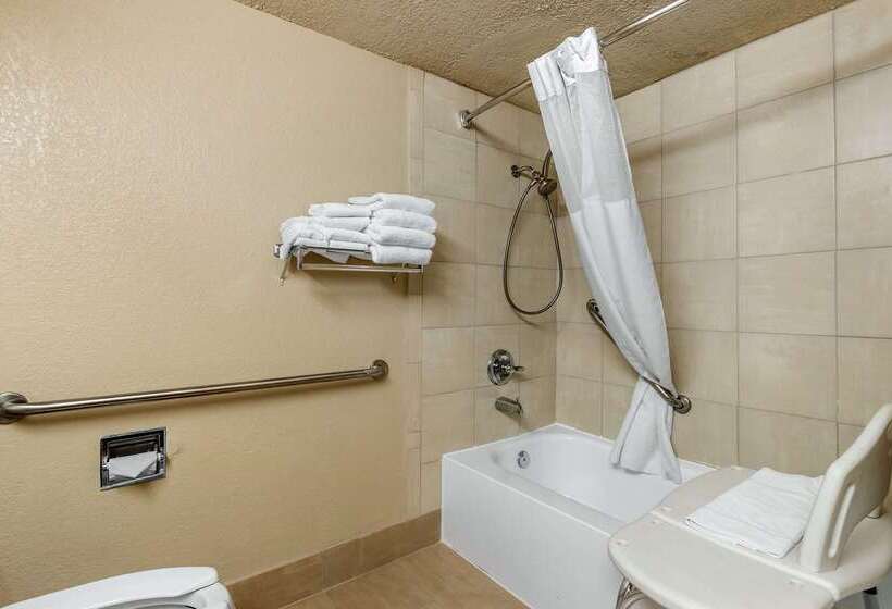 酒店 Quality Inn & Suites Des Moines   Merle Hay Road