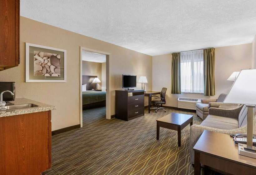 酒店 Quality Inn & Suites Des Moines   Merle Hay Road