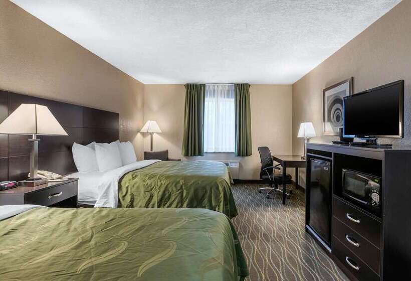 هتل Quality Inn & Suites Des Moines   Merle Hay Road