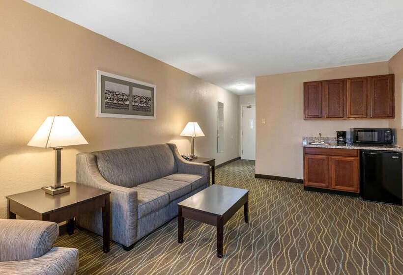 酒店 Quality Inn & Suites Des Moines   Merle Hay Road