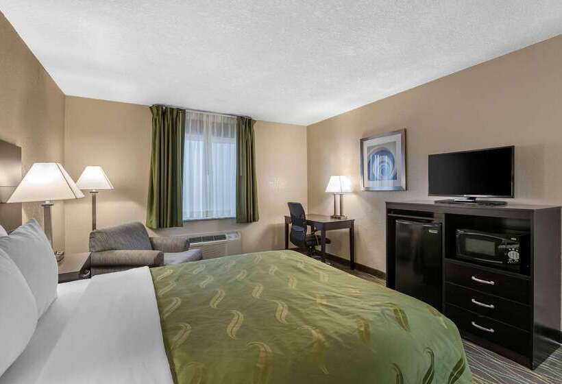酒店 Quality Inn & Suites Des Moines   Merle Hay Road