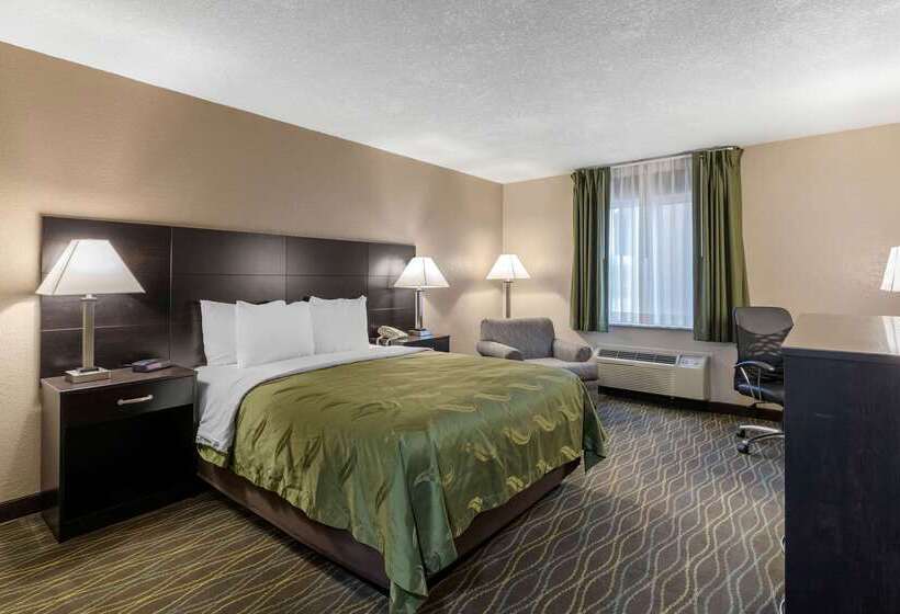 酒店 Quality Inn & Suites Des Moines   Merle Hay Road