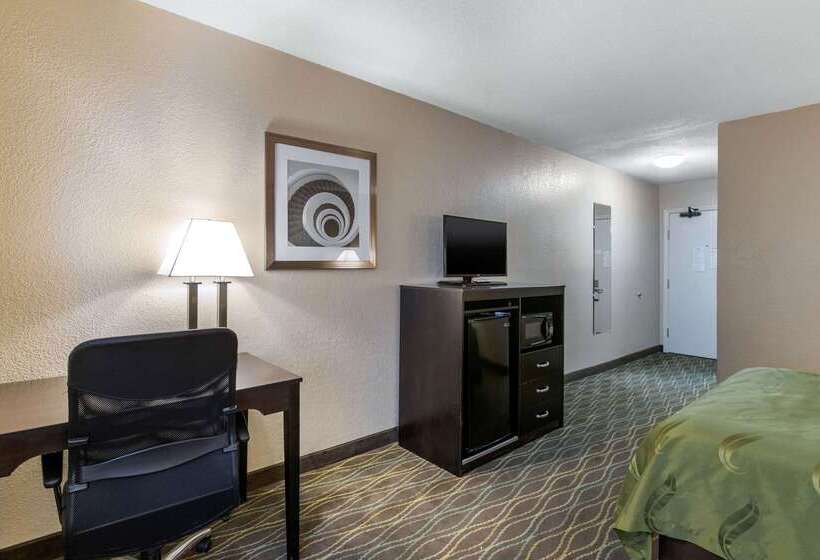 酒店 Quality Inn & Suites Des Moines   Merle Hay Road