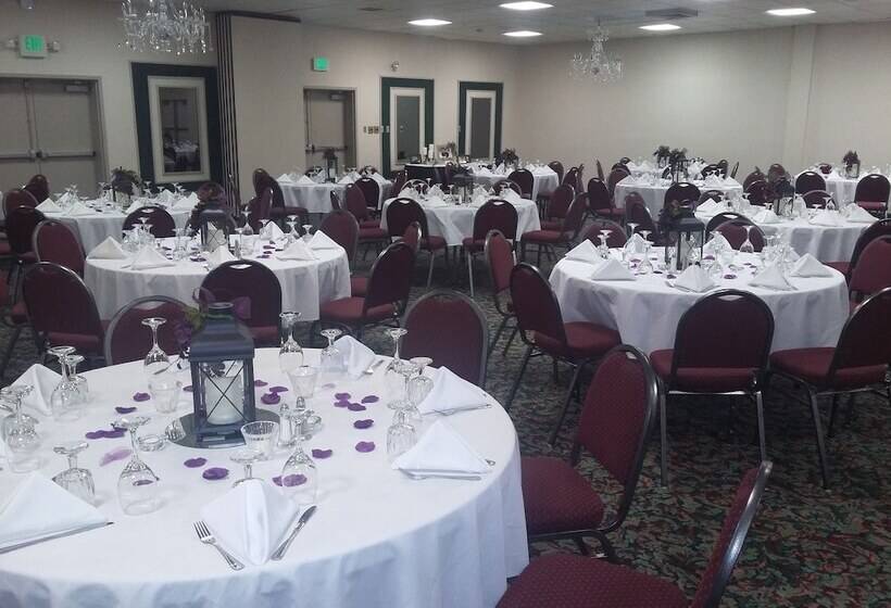 فندق Quality Inn & Suites Escanaba North