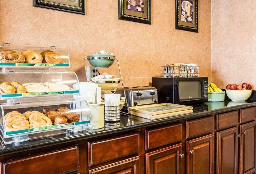 ホテル Quality Inn & Suites  Greensborohigh Point