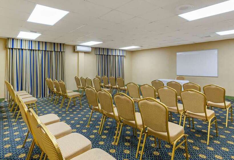 ホテル Quality Inn & Suites  Greensborohigh Point