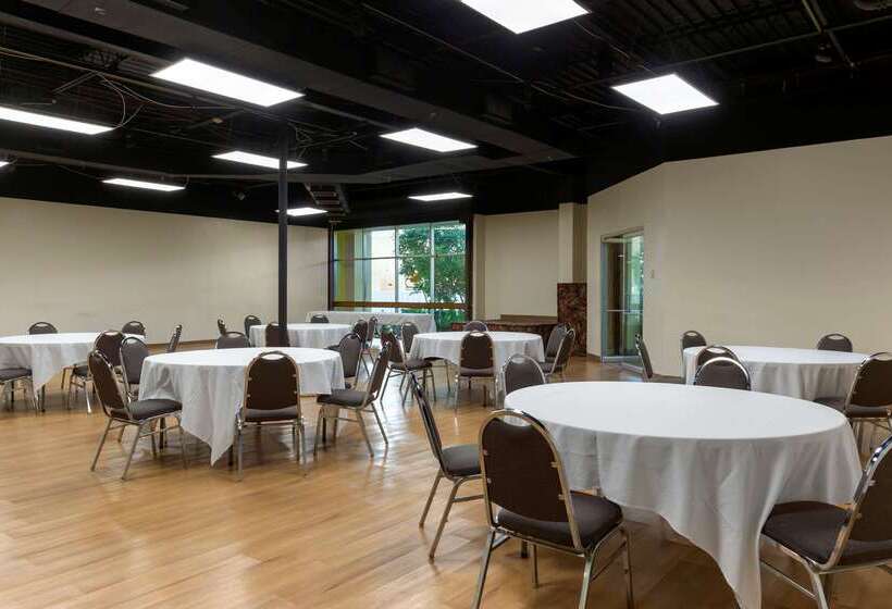 ホテル Quality Inn & Suites  Greensborohigh Point