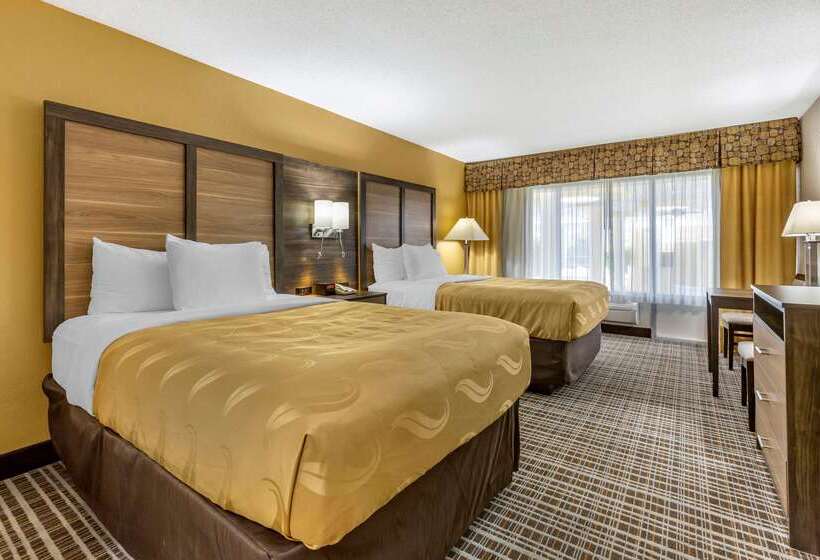 هتل Quality Inn & Suites  Greensborohigh Point