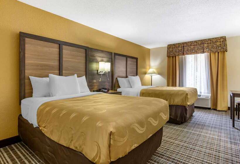 هتل Quality Inn & Suites  Greensborohigh Point