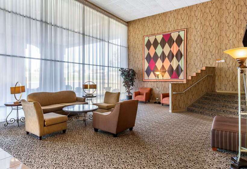 בית מלון כפרי Quality Inn & Suites Greensborohigh Point