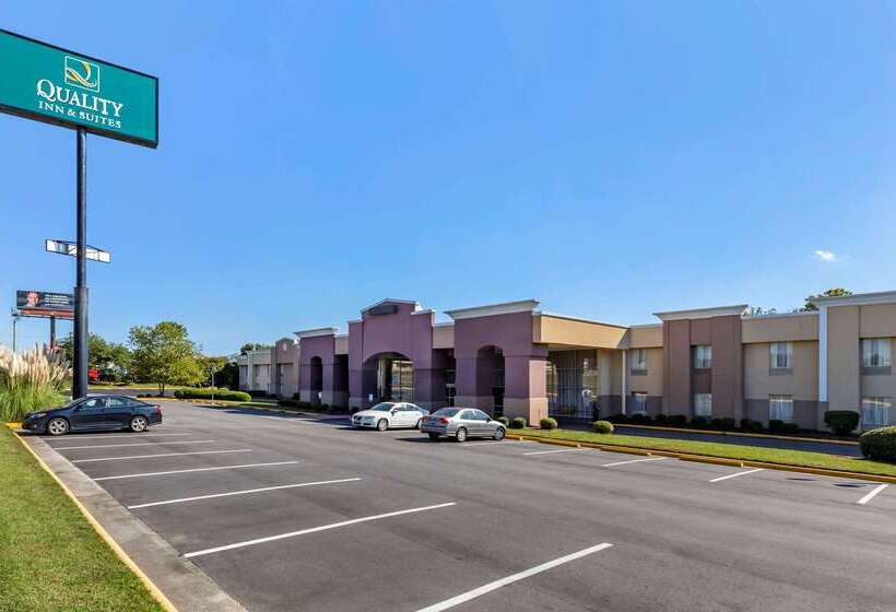 هتل Quality Inn & Suites  Greensborohigh Point