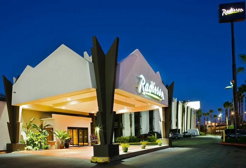 هتل Red Roof Baton Rouge-LSU Conference Center