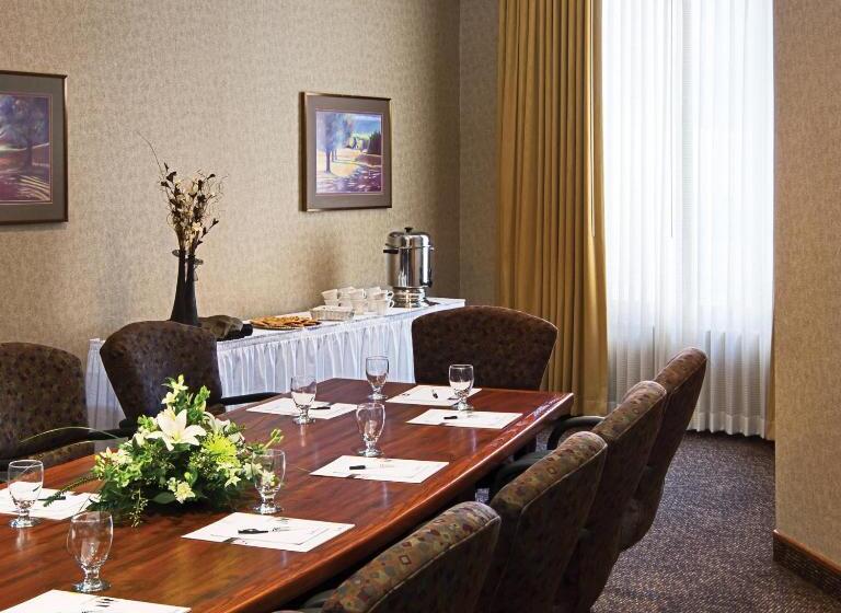 Radisson Hotel Bismarck