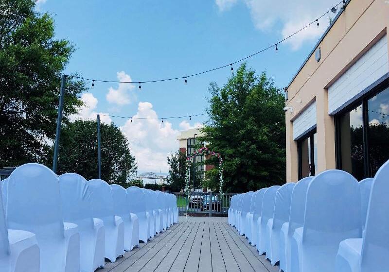 Radisson Hotel Nashville Airport