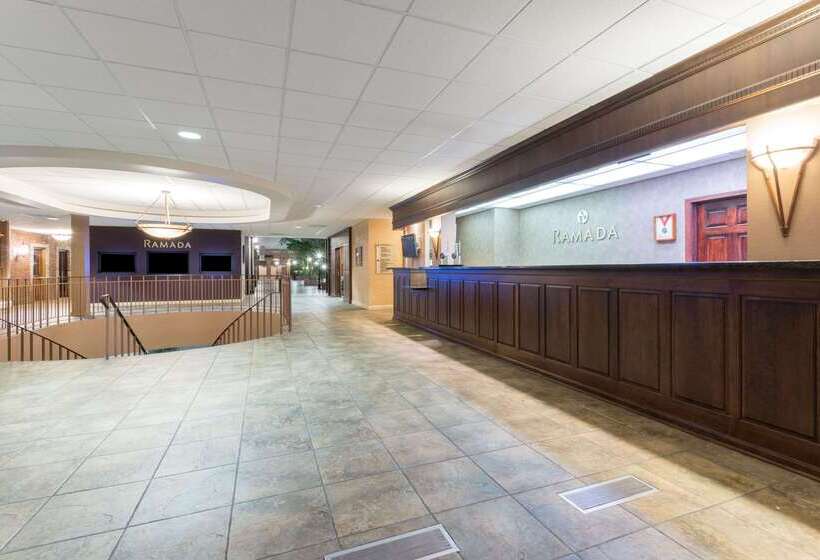 Ramada By Wyndham Topeka Downtown Hotel & Convention Center
