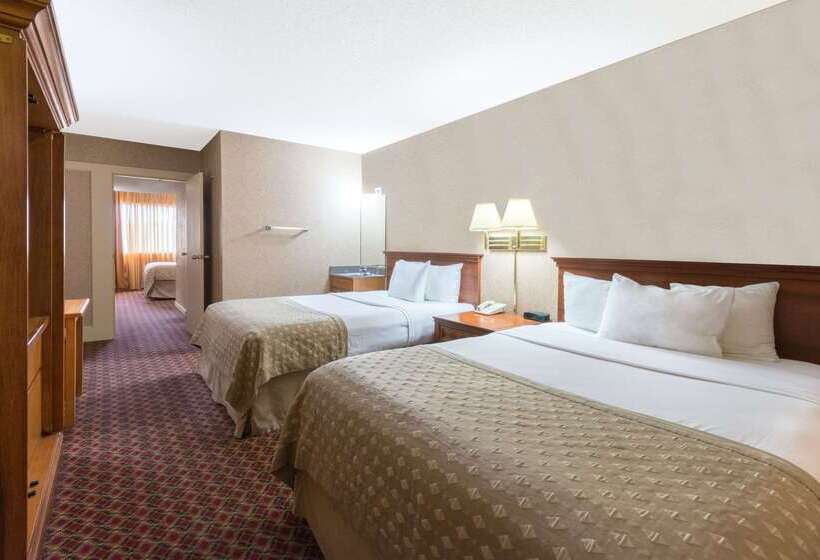 Ramada By Wyndham Topeka Downtown Hotel & Convention Center