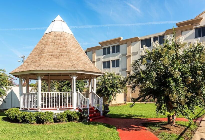 هتل Ramada By Wyndham Birmingham Airport