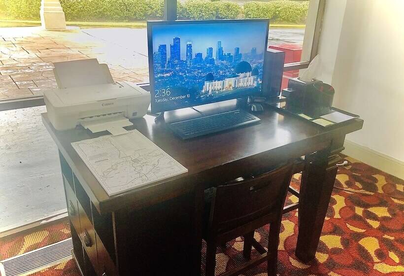 هتل Ramada By Wyndham Birmingham Airport