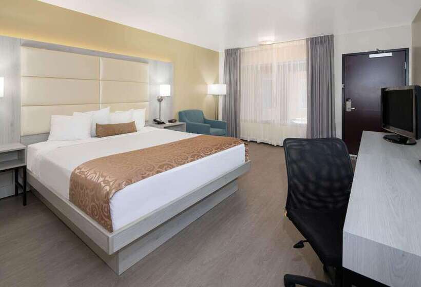 ホテル Ramada By Wyndham Burbank Airport