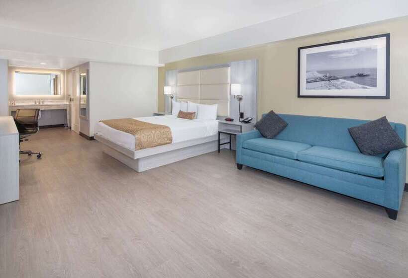 ホテル Ramada By Wyndham Burbank Airport