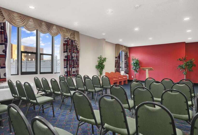 호텔 Ramada By Wyndham East Orange