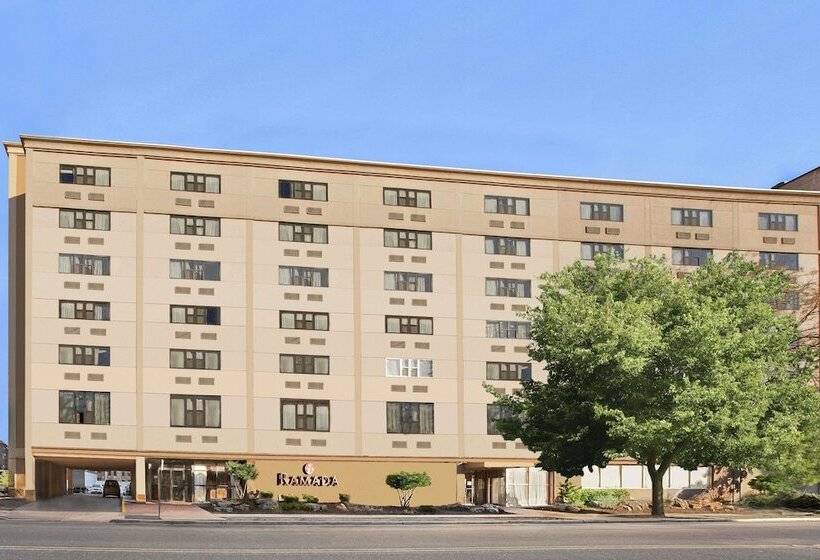 호텔 Ramada By Wyndham East Orange