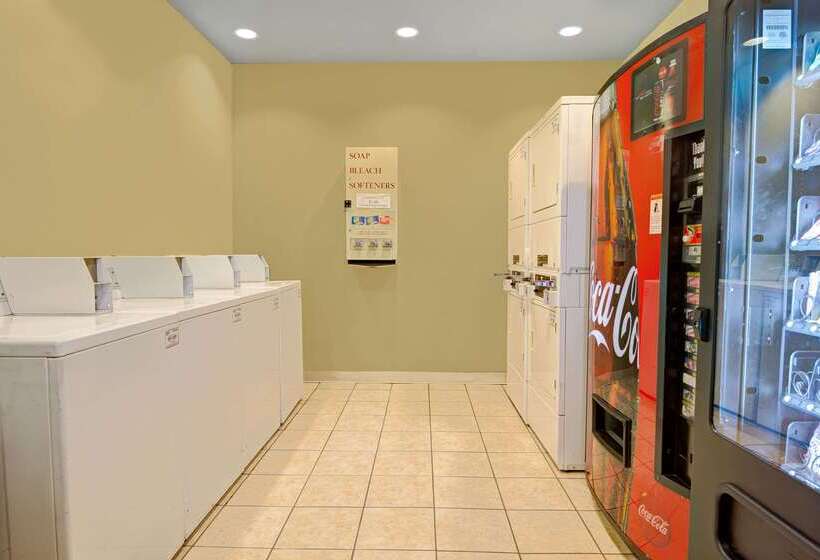 ホテル Ramada By Wyndham El Paso