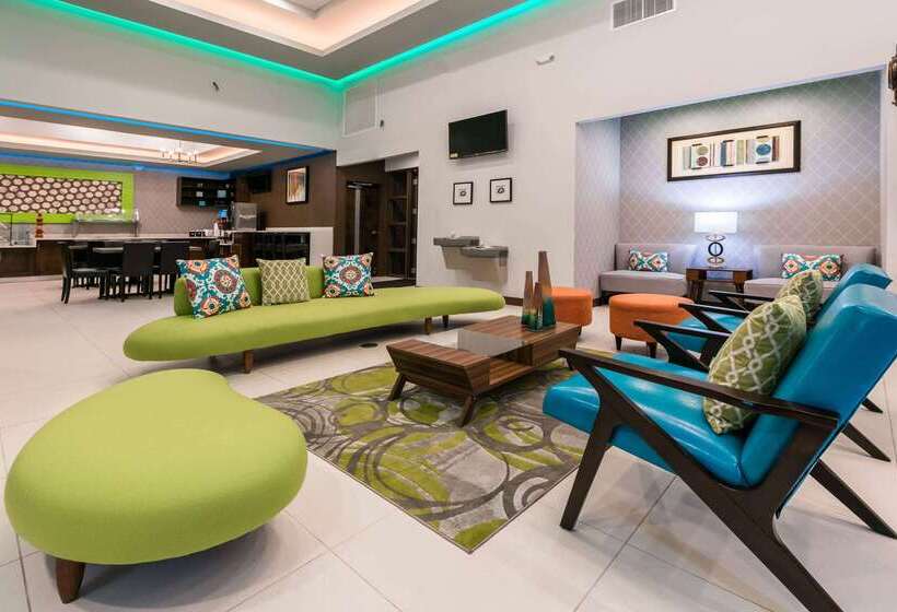 ホテル Ramada By Wyndham El Paso